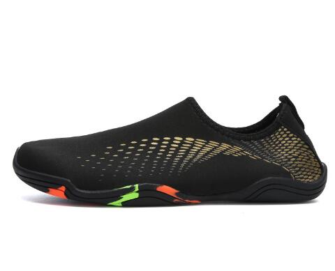Scarpe UNISEX multiuso per attività all'aria aperta.