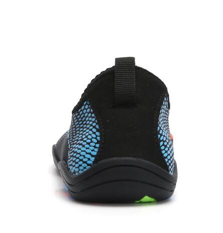 Scarpe UNISEX multiuso per attività all'aria aperta.