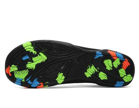 Scarpe UNISEX multiuso per attività all'aria aperta.