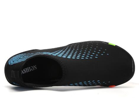 Scarpe UNISEX multiuso per attività all'aria aperta.