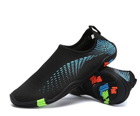 Scarpe UNISEX multiuso per attività all'aria aperta.