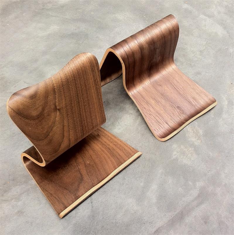 Supporto in Legno per Laptop – Scrivania Laterale con Ricarica