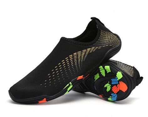 Scarpe UNISEX multiuso per attività all'aria aperta.