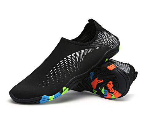 Scarpe UNISEX multiuso per attività all'aria aperta.